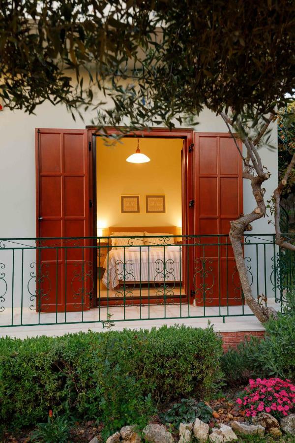 Lily'S Cottage Платанес Экстерьер фото